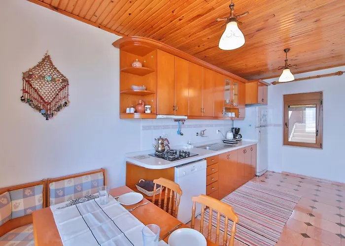 Апартаменти Dundar -